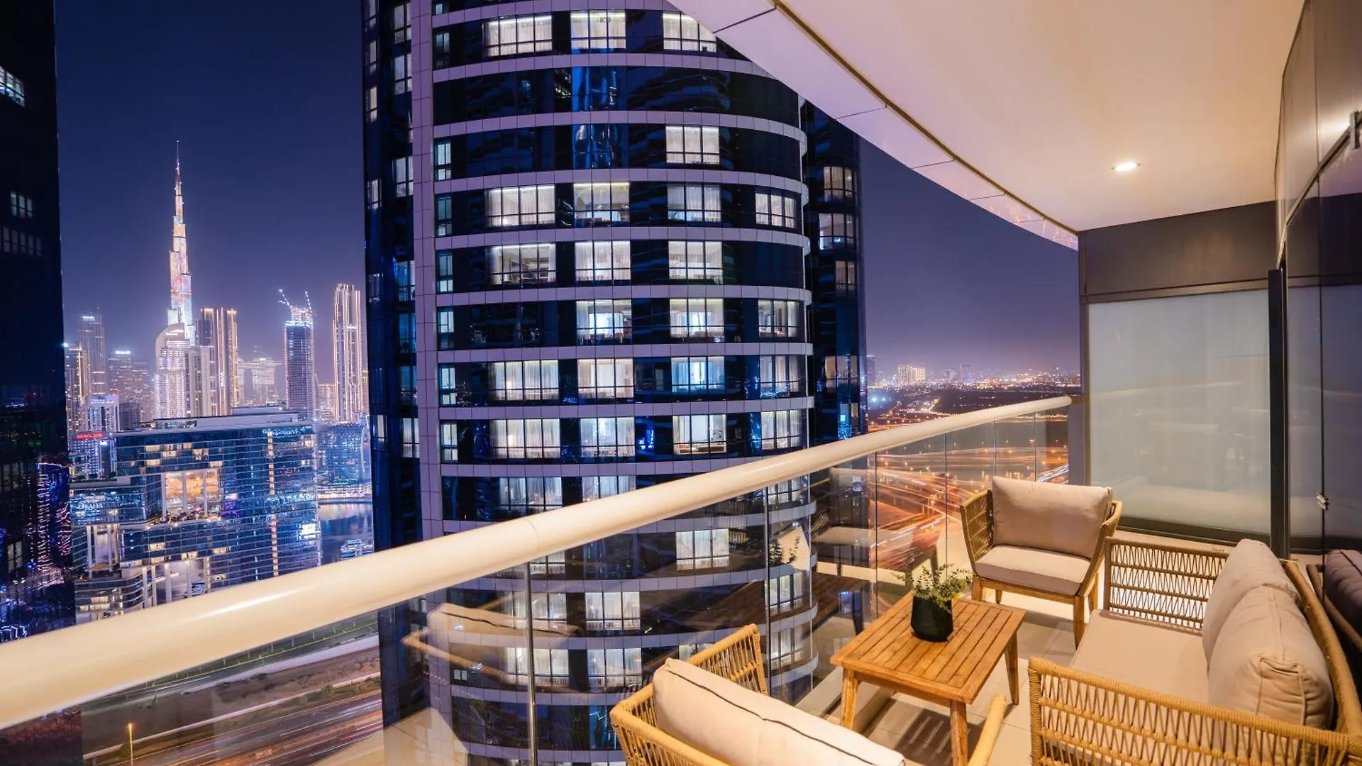 Luxe 2Br Haven With Spectacular Burj Khalifa & Dubai Frame Views Apartment