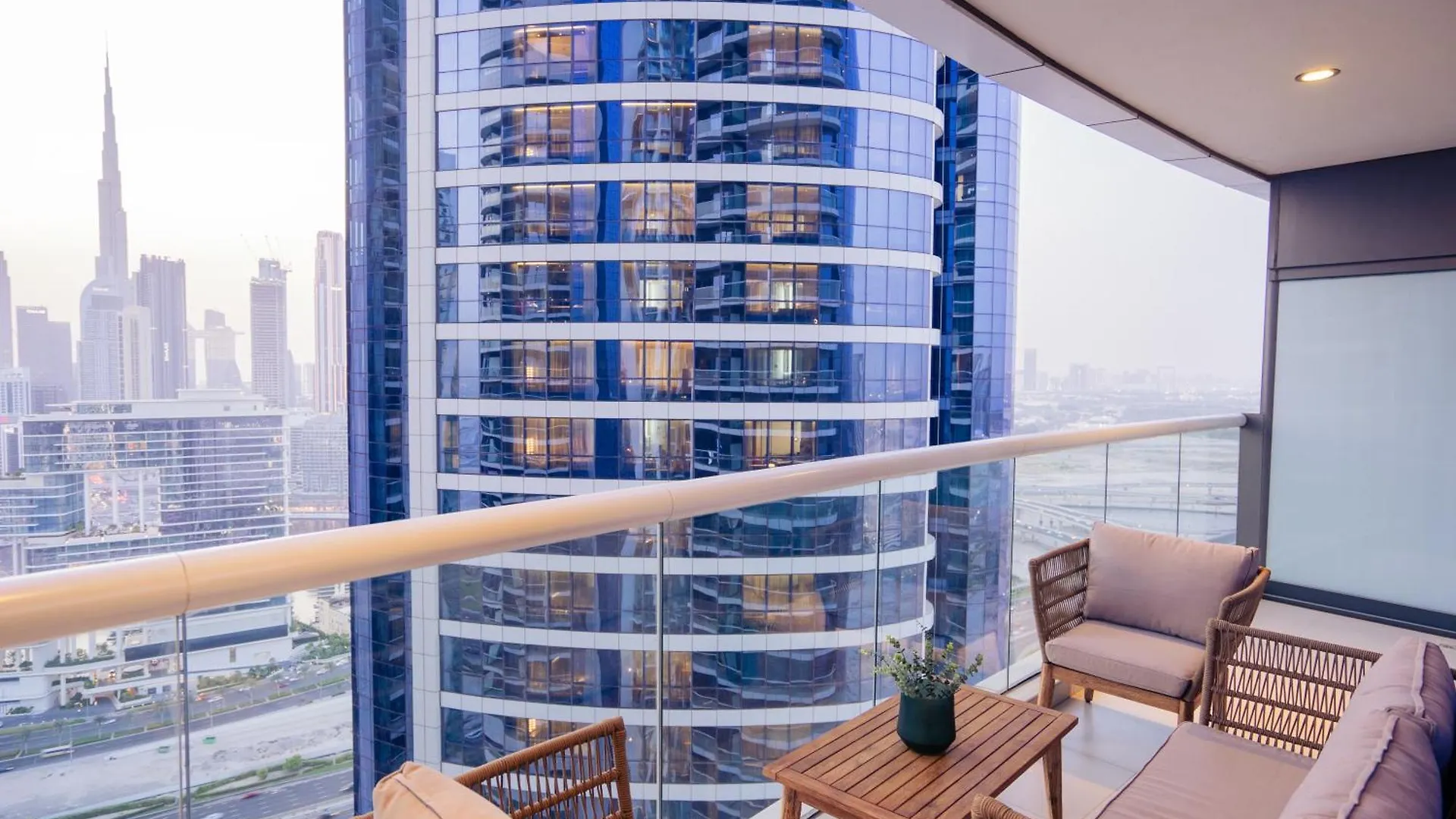 Luxe 2Br Haven With Spectacular Burj Khalifa & Dubai Frame Views Apartment