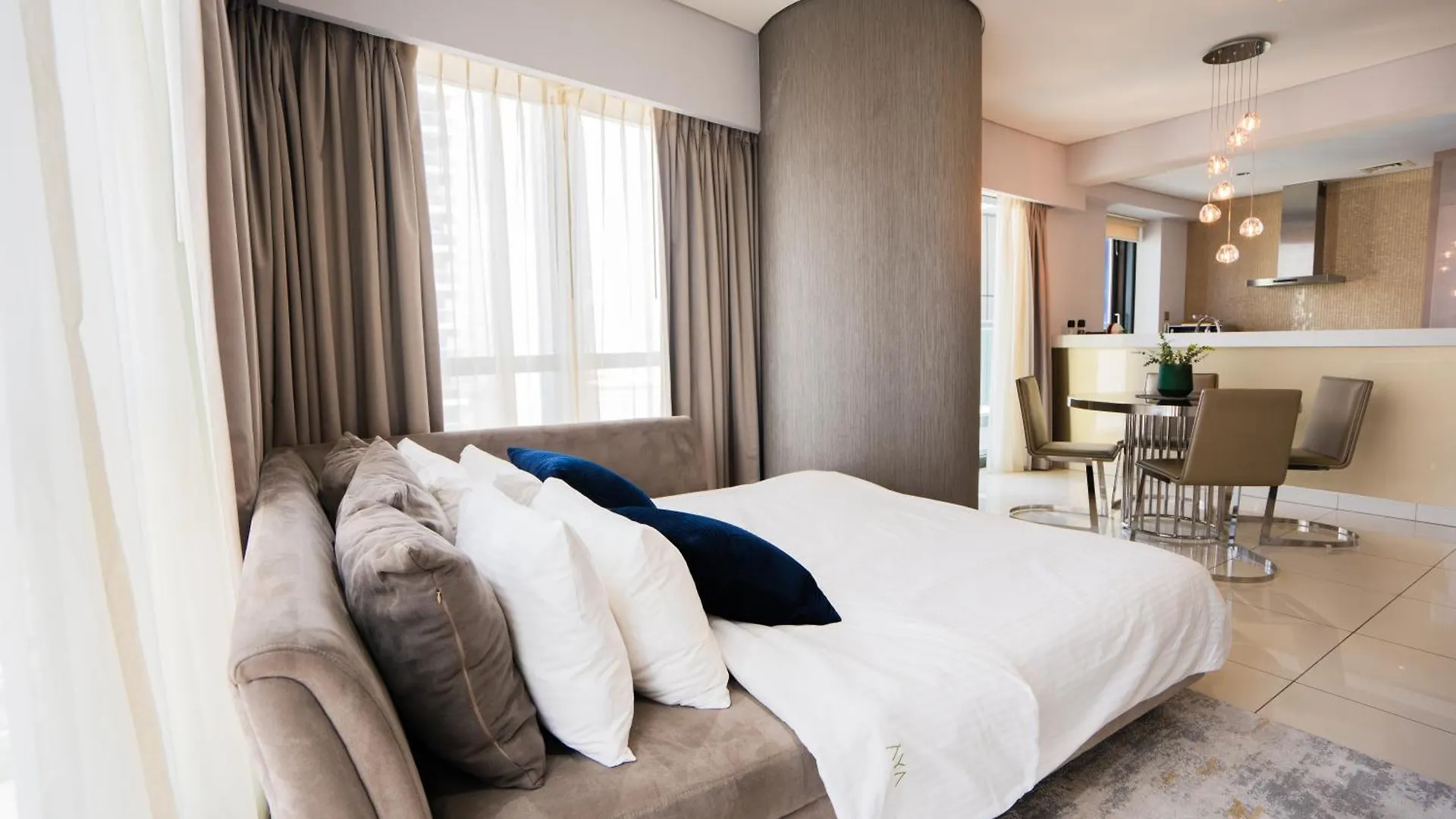 Luxe 2Br Haven With Spectacular Burj Khalifa & Dubai Frame Views Apartment