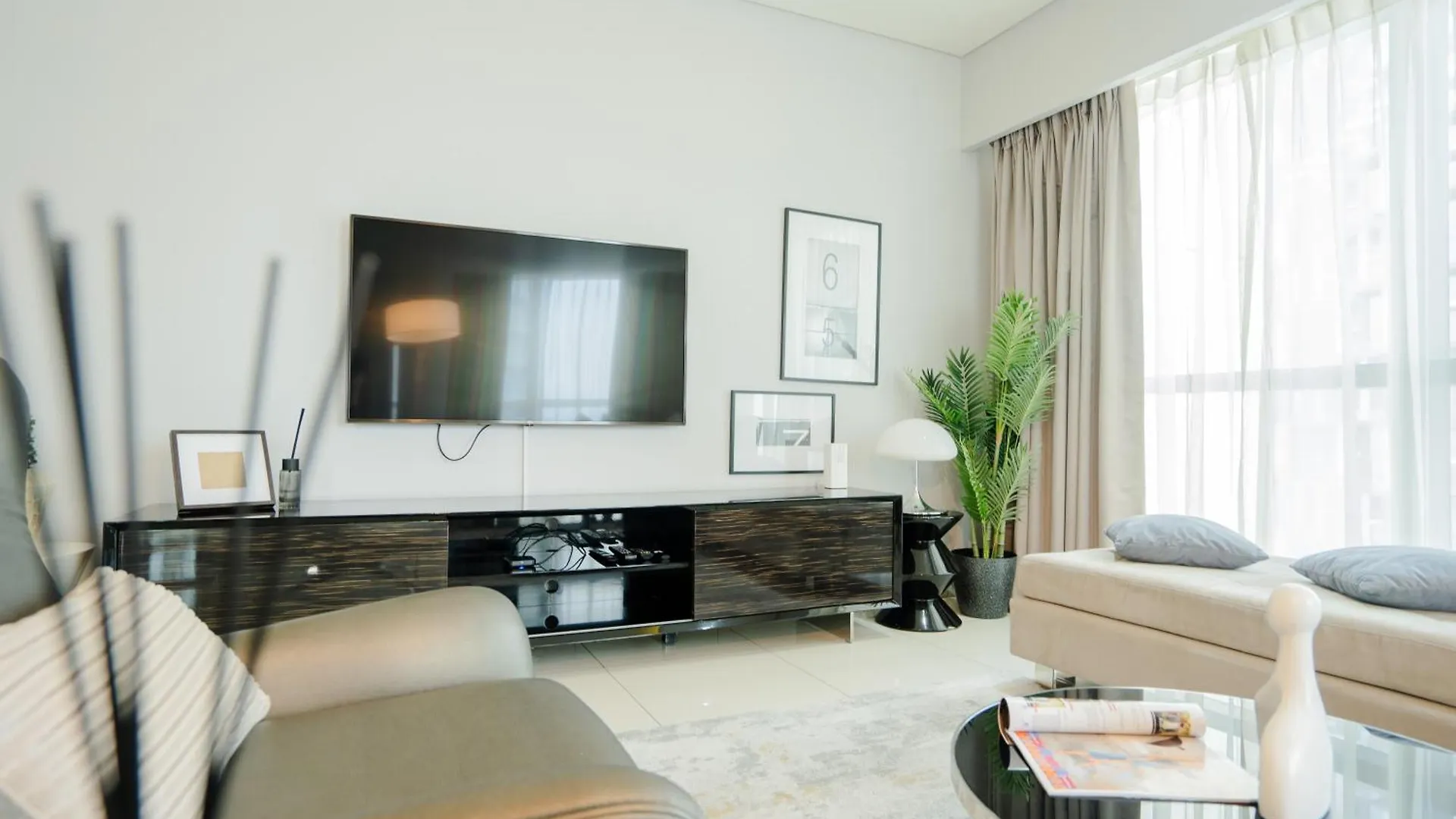 Luxe 2Br Haven With Spectacular Burj Khalifa & Dubai Frame Views Apartment